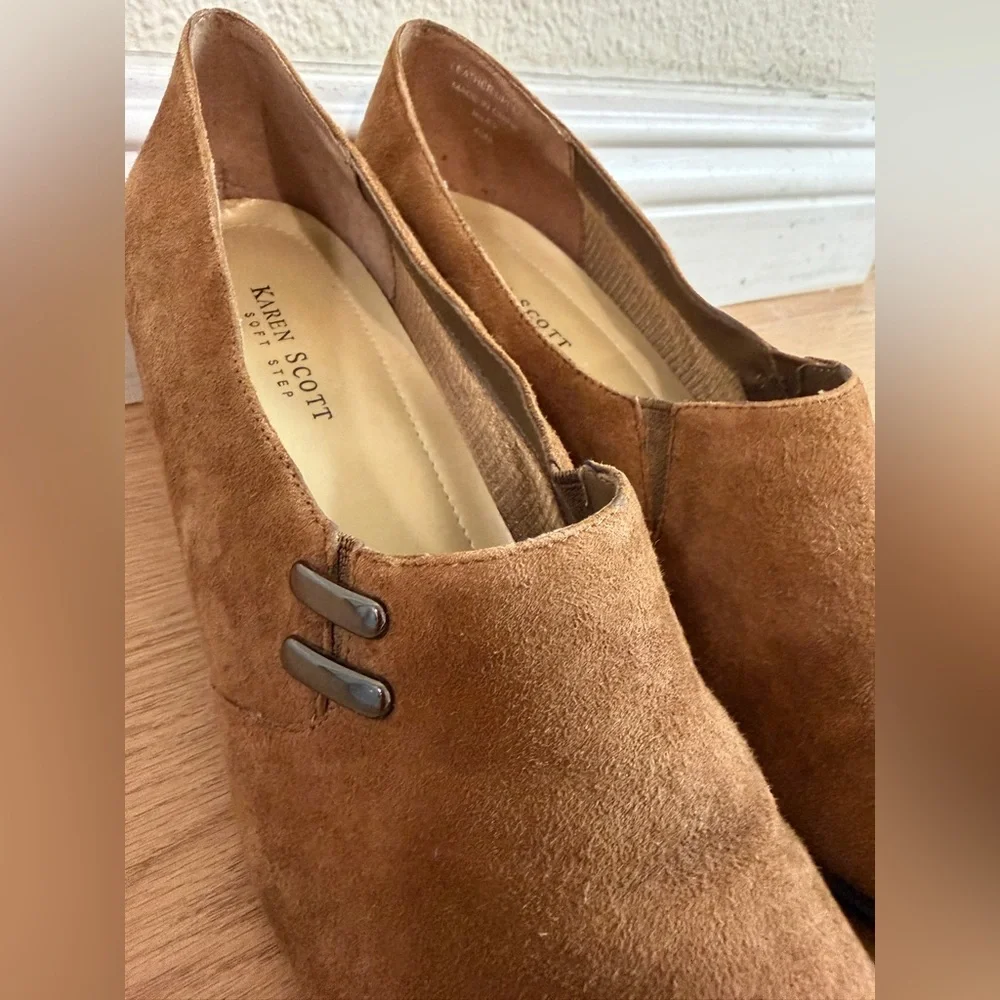NWOB Karen Scott Brown Suede Low Heel Pumps Womens Size 10 Comfort Shoes